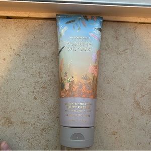 Sunrise Woods Bath & Body lotion